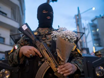 UK Withdraws Diplomatic Staff From Iran, Warns Brits of 'Significant Risk'