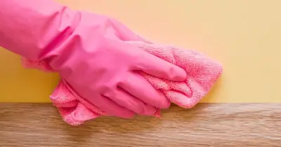 Use Tumble Dryer Sheets to Repel Dust from Skirting Boards for Months