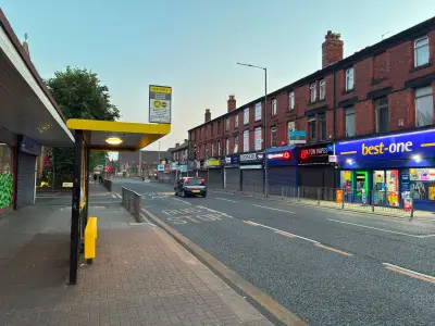 Walton Vale Closed After Man Hit by Bus, Police Confirm