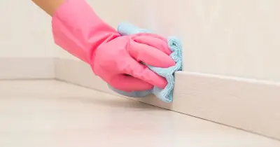 Washing Powder Hack Banishes Dust from Skirting Boards