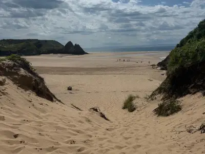 Welsh Beach 'Staggeringly Magnificent' Worth the Hike for Space