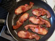 45p Ingredient Makes Bacon Crispier and Less Greasy, TikTok Hack Reveals