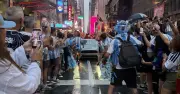 5,000 Argentina Fans Shut Down Times Square with Falklands Songs Ahead of World Cup Final