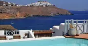 7 Greek Islands Declare Water Emergencies, Tourists Face Restrictions