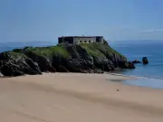 84-Year-Old Man Rescued from Rocks off Welsh Coast After Falling Overboard