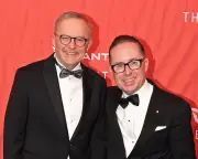 Alan Joyce reveals Qantas chairman's lounge access secrets in memoir