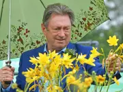 Alan Titchmarsh's Lawn Tip Keeps Rats Out of Your Garden