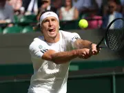 Alexander Zverev Battles Grass Allergy at Wimbledon 2026