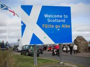 American stunned by Scottish life: Slang, dogs, and dark winters