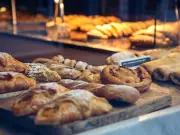 American visits Scotland's most famous bakery to see if it's worth the hype
