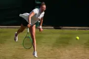 Anisimova fires 20 aces past Kenin to reach Wimbledon third round