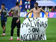 Argentina Government Protests After World Cup Players' Falklands Banner