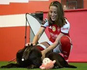 Arsenal sign Spain full-back Ona Batlle on free transfer from Barcelona