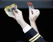 Australia's median wealth falls nearly 7% since 2020 despite rich getting richer