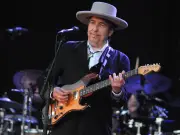 Bob Dylan announces new UK tour dates for 70th anniversary of UK concerts