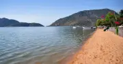 British Teen Dies Snorkelling on School Trip to Malawi Lake