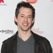 Broadway Star Josh Grisetti Dies at 44, Friend Announces