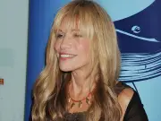 Carly Simon Reveals Parkinson's and Cancer Diagnoses