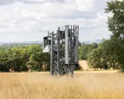 Caro and Capper Sculptures on Show in Oxfordshire Fields