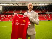 Carrick Risks Repeating Ten Hag's Tactical Mistake at Manchester United