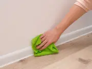 Cheap Tumble Dryer Sheets Keep Skirting Boards Dust-Free for Weeks