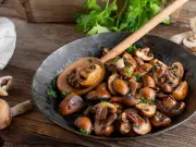 Chef's Mushroom Recipe Ditches Oil for Butter and Soy Sauce