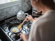 Chef's Rapeseed Oil Tip for Super Crispy Fried Eggs in One Minute