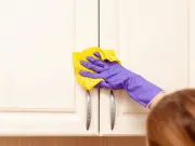 Clean kitchen cabinets in 2 minutes with 89p washing-up liquid