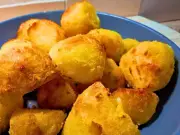 Crispy roast potatoes with semolina flour: simple method