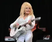 Dolly Parton Musical to Open on Broadway in January 2026