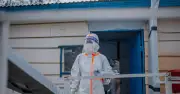 Ebola Outbreak Kills 800 in DRC, Spreads via Dead Bodies