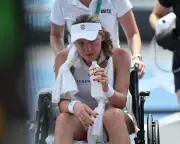 Ekaterina Alexandrova Collapses in Wheelchair During Memphis Heat