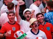 England Fans Pack Pubs and Fan Zones Ahead of World Cup Semi-Final vs Argentina