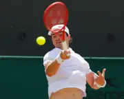 Fonseca Departs Wimbledon as Crowd Backs Safiullin