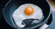 Fried Eggs Super Crispy with Rapeseed Oil Instead of Olive Oil