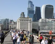 FTSE 100 Hits Four-Month High on Peace Hopes and Weak US Jobs Data