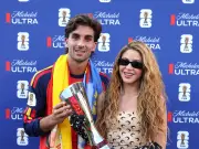Gerard Piqué's Glum Reaction to Shakira's World Cup Show as She Meets Spain Hero
