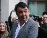 Graham Linehan gets £25,000 Met police compensation over arrest