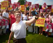 Greater Manchester mayoral byelection: polls open as Labour leads