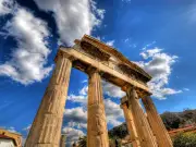 Greece Barefoot Rule: Tourists Risk £800 Heel Ban at Ancient Sites