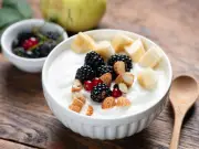 Greek vs Natural Yoghurt: Which Is Better for Your Gut?