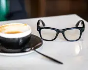 Guardian Seeks Experiences with Meta Glasses: Share Your Views