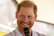 Harry Copies Diana's Parenting Tip with Archie and Lilibet