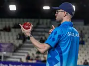 Home favourite Banks one win from Commonwealth medal chance