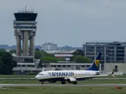 Hundreds of UK Ryanair and easyJet flights hit by air traffic control chaos