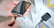 iPhone Owners Warned: Charging in Heat Permanently Damages Battery