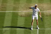Jannik Sinner Cruises into Wimbledon Fourth Round Unscathed