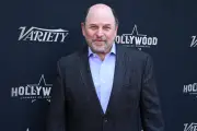 Jason Alexander apologizes to Courtney Stodden for inappropriate sketch