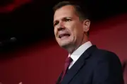 Jenrick Defends Farage Over Convicted Criminal's Financial Support