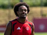 Joshua Zirkzee 'eager' to fight for Man United place amid exit links
